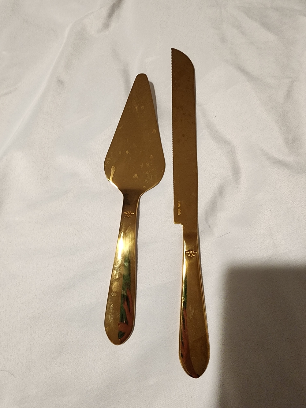 Gold Cake Server and Knife Set - Elegant Home Dining